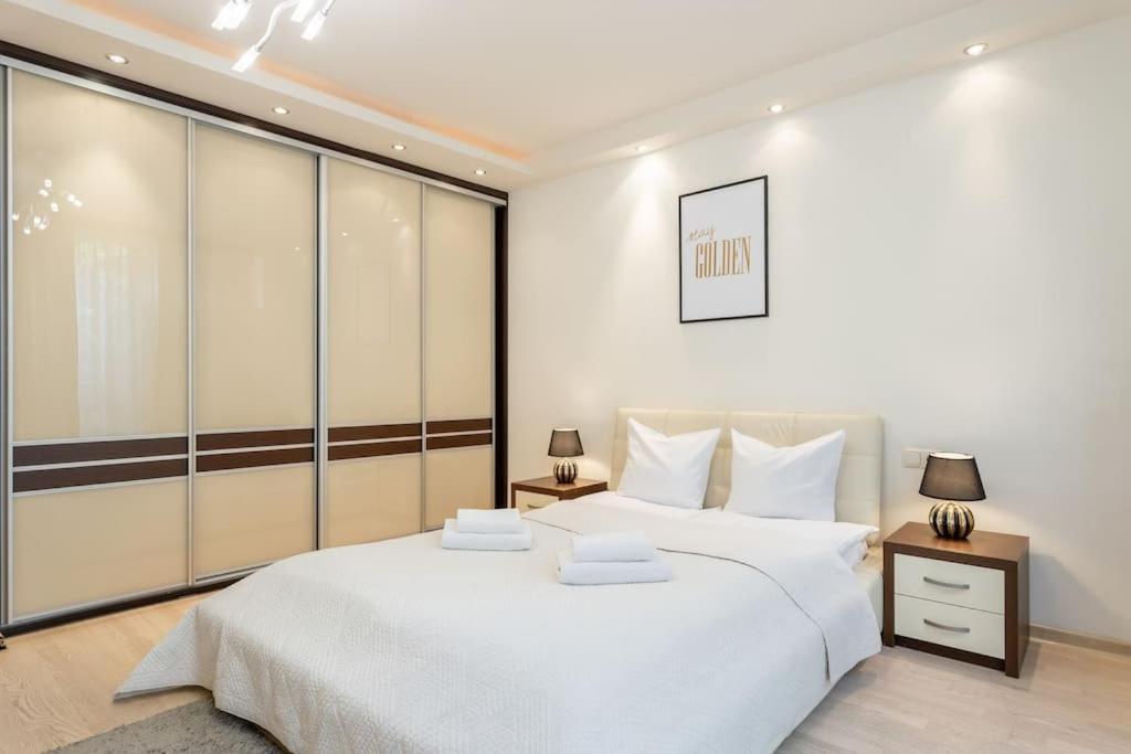 Apartament Urban Chic - One Bedroom -luxury - Grzybowska 5 Warszawa
